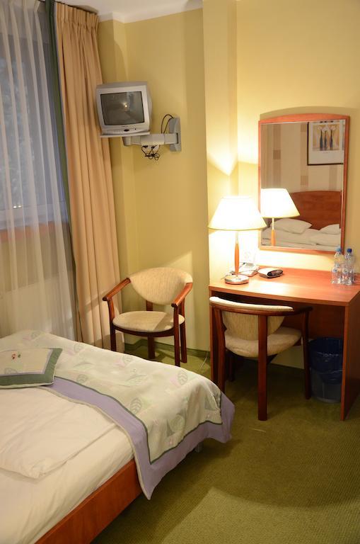 Agat Hotel 罗兹 外观 照片